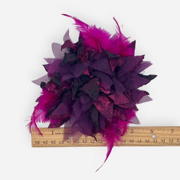 Chico's Purple Dark Pink Feather Brooch Fascinator Pin Flower Floral Magnet - Picture 3 of 3